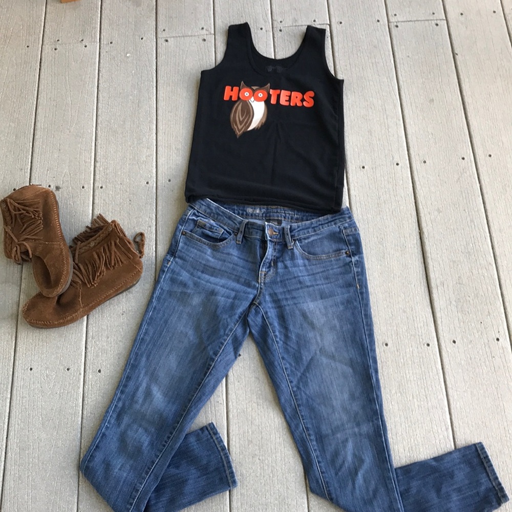 Authentic Hooters tank top